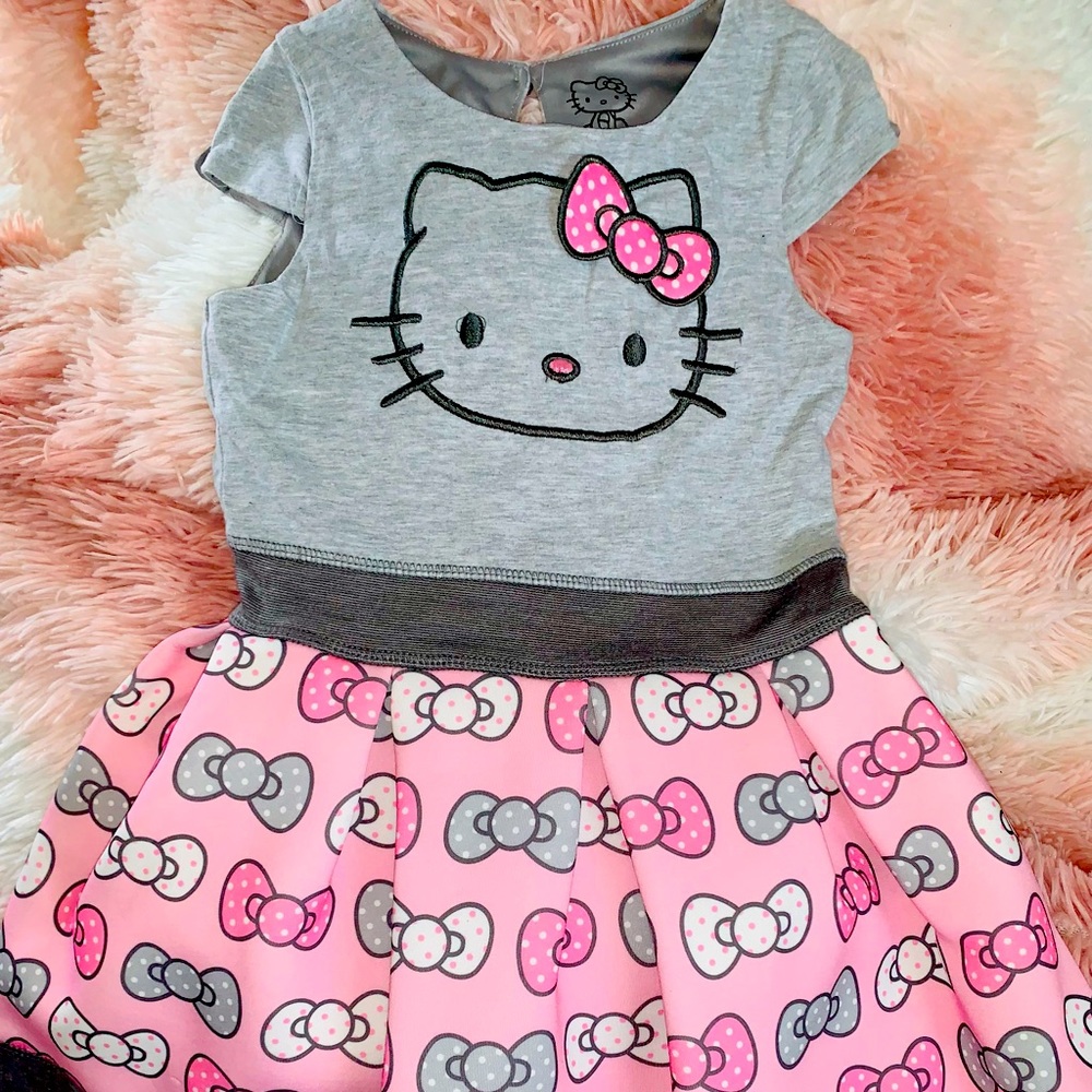 Hello kitty size 5 pink grey